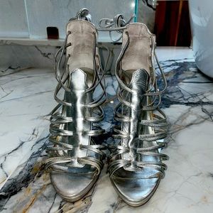 Aldo Chrome • Silver Leather Strappy Sandal Sz 8